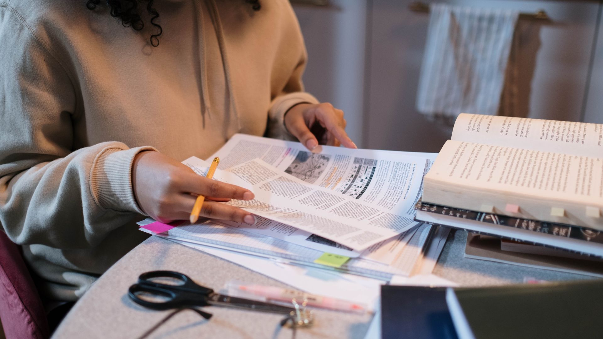 etudiants qui revisent en pass
